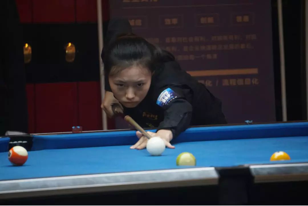 下同样毫不 下同样毫不