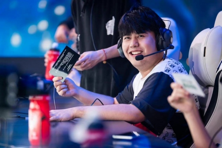 不断奋斗的 不断奋斗的